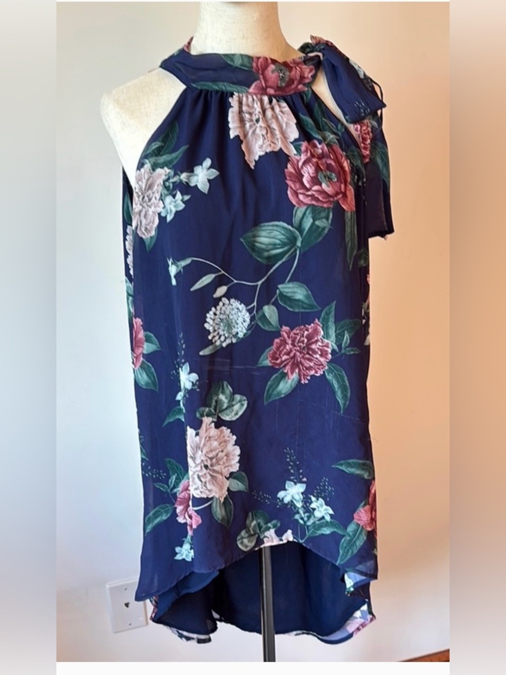 Sweet Pea NY& Co. Navy Floral Halter Tie Neck Sleeveless Tunic uneven hem (s)